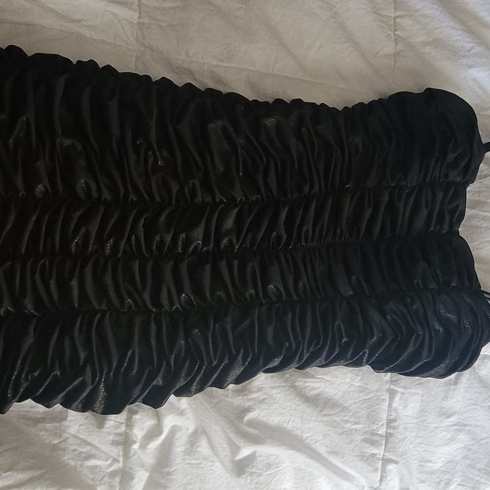 Forever 21 black runched dress